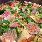 季節野菜たっぷりの菜園風pizza(Trattoria Azzurri)