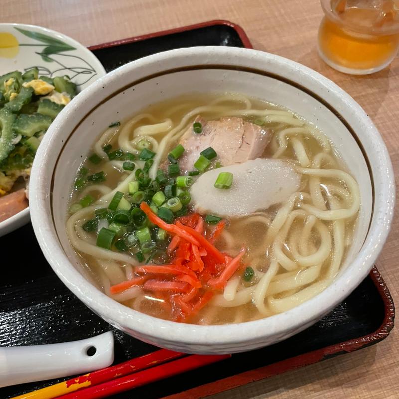 ゴーヤチャンプルーと沖縄そば定食(がちま家 川崎店)