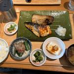 湊や三種食べくらべ定食