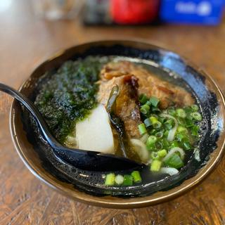 軟骨ソーキそば太麺