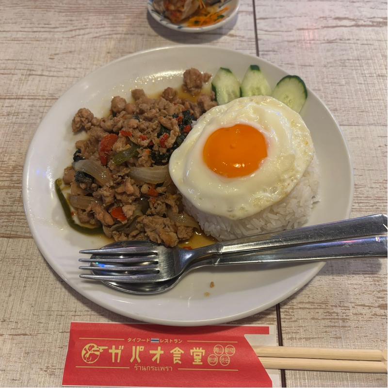 ガパオ・ガイ・ラート・カーオ(恵比寿ガパオ食堂)