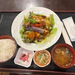 鶏唐揚げの黒酢あんかけ定食