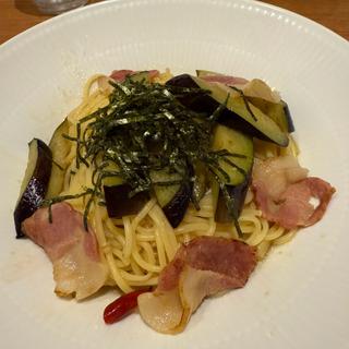 なすとベーコンの醤油バター風味 