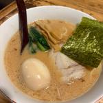 黒ラーメン　しょうゆ(吉笑　らーめん)