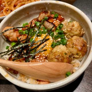 焼き鳥丼(やきとり l’ami/l’amie （ラミラミ）)