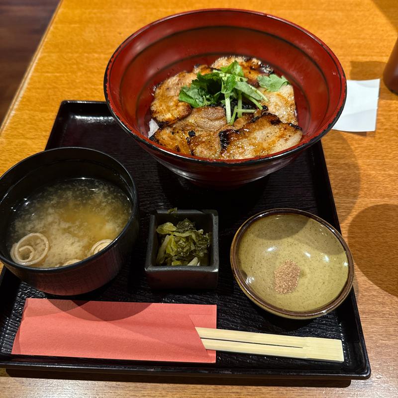 鹿児島黒豚炭火丼(麹蔵 銀座店)