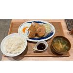 チャーシューエッグ定食(肉めし岡もと 溝の口店)
