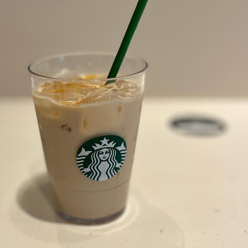 スターバックスラテ(スターバックスコーヒー 青山一丁目店 )