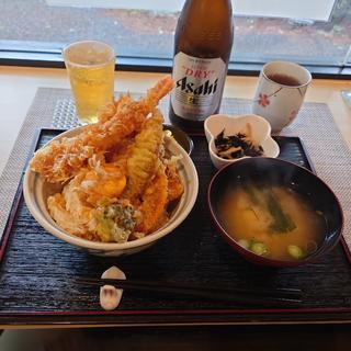 玉子天丼（玉子､海老､いか､野菜3品）(天ぷら 旬彩 天つね)