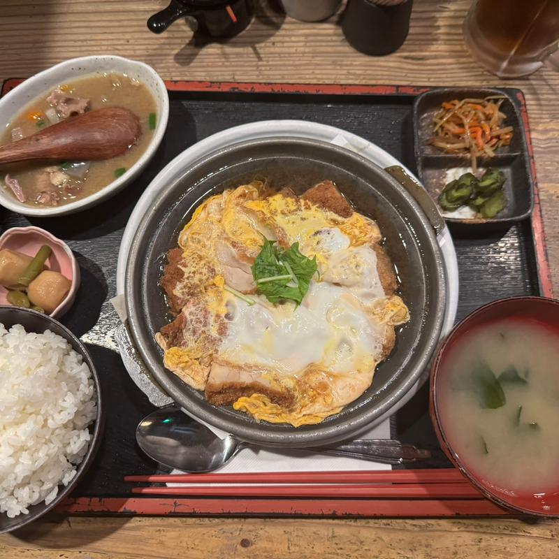 カツ煮定食：煮込(鳥一 外苑前店 （とりいち）)