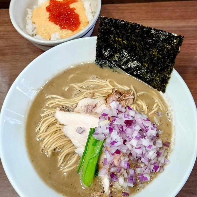 濃厚煮干しラーメン とろろイクラ丼(煮干し中華そば 山形屋)