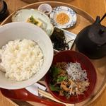 出汁茶漬け（釜揚げしらすとじゃこ）