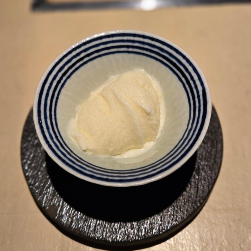 パイナップルとヨーグルトのジェラート(㐂舌 韻)