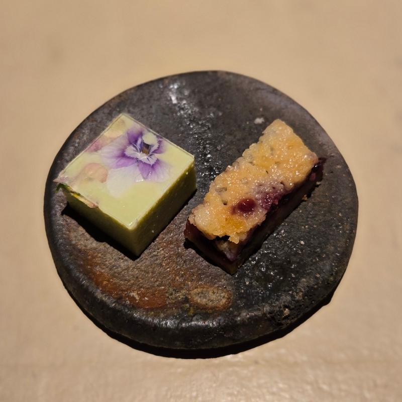 アメリカンチェリーのビスキュイ
枝豆の羊羹(㐂舌 韻)