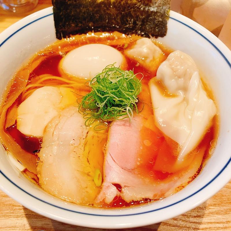 特製醤油ラーメン全部のせ(penguin)