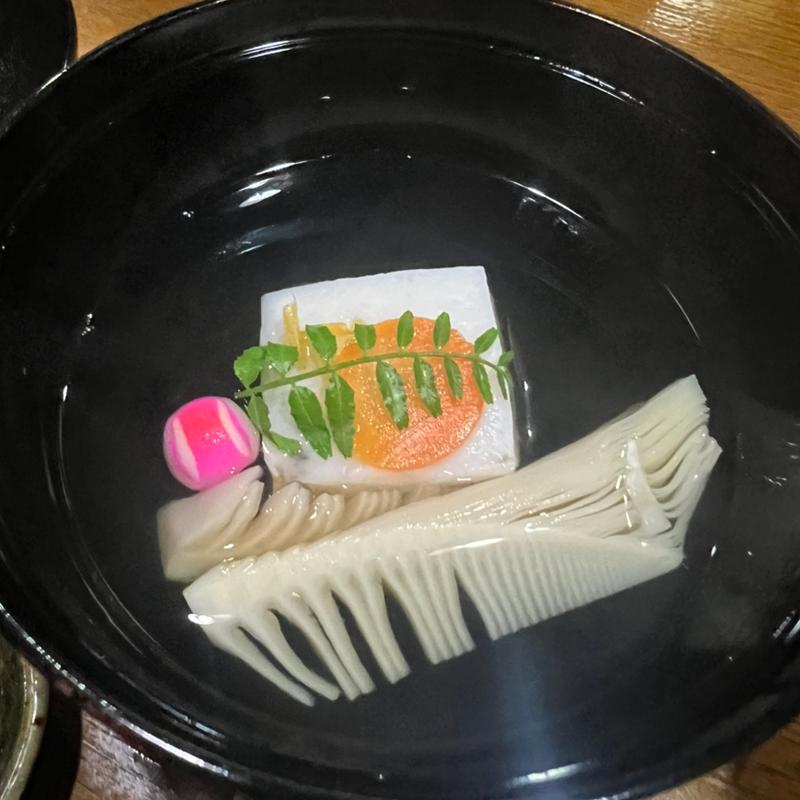 筍の椀物(よもぎ)