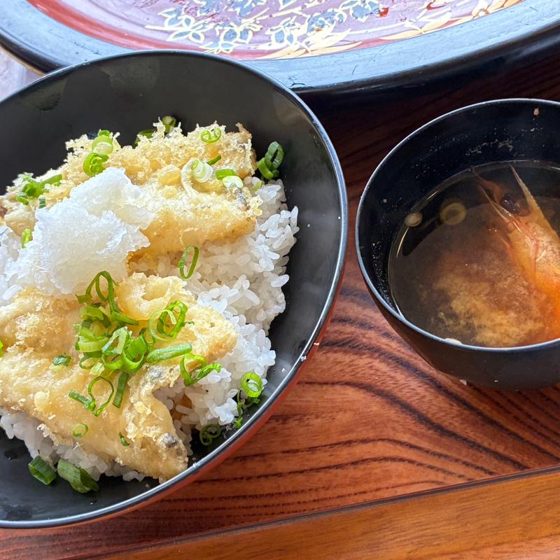 高足ガニのクリームコロッケ(丸吉食堂 （まるきちしょくどう）)