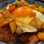 小春軒特製カツ丼（しじみ汁付）