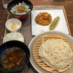 豚なんこつの葱つけ麺と野菜かき揚げ