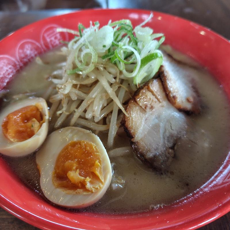 白湯麺＋味玉2個(遥遥屋 小吃店 （ハルバルヤ）)