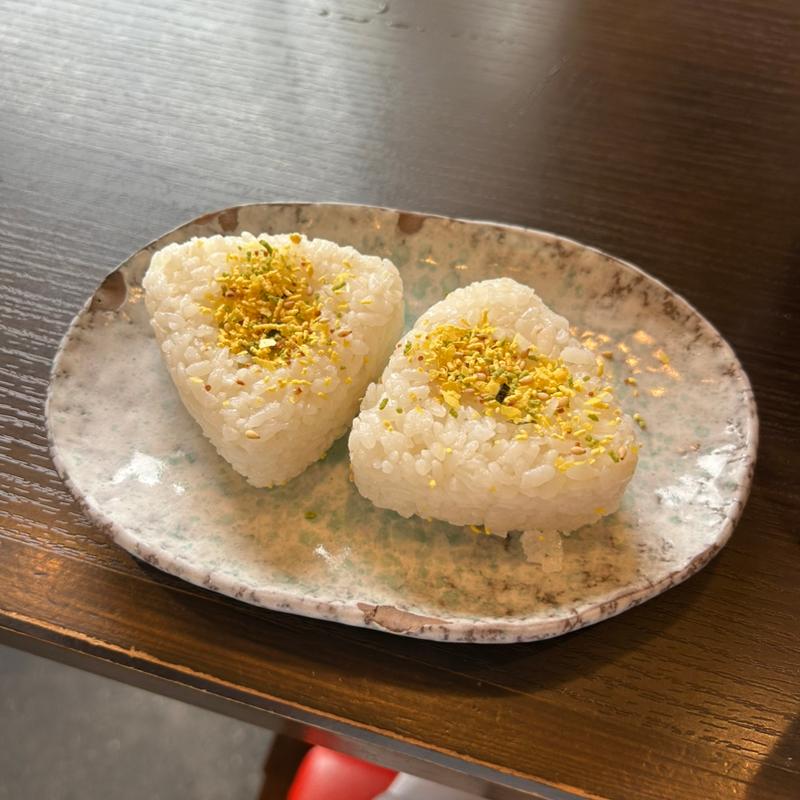 おにぎり(無料2個まで)(風雲亭)