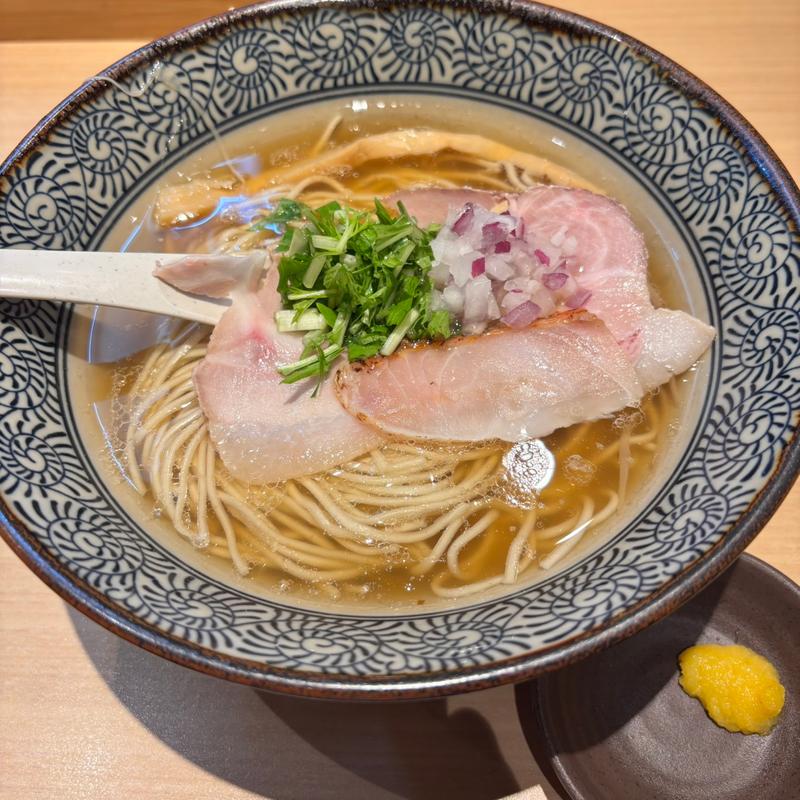 金目鯛塩そば(地鶏と金目鯛の中華そば鶯)