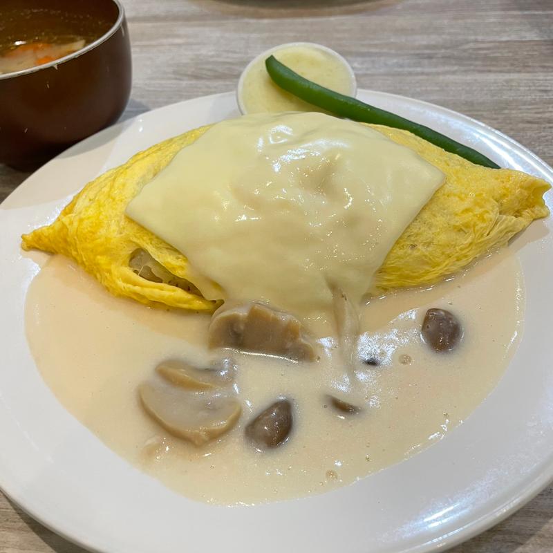 きのこチーズクリームオムライス(kitchen SAKA)