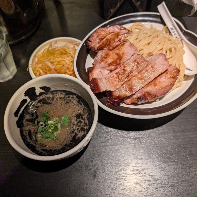 濃厚黒厚切ローストポークつけ麺(麺屋武蔵 武骨相傳)