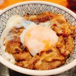 焼肉丼温泉卵トッピング(焼肉丼 みらく｜アクア広島バスセンター街店)
