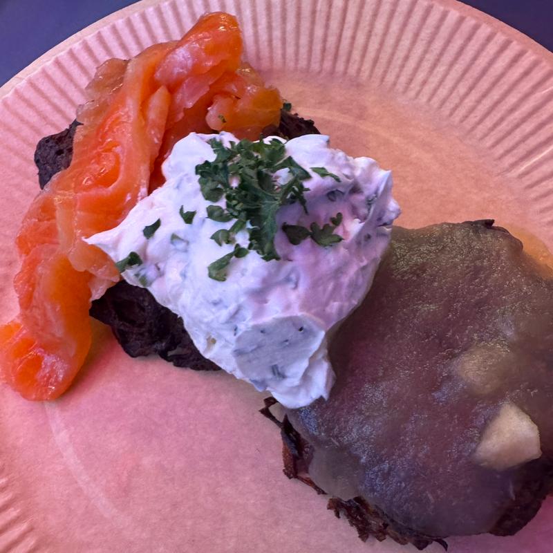 クロンペルキッシェルシェン （ルクセンブルクスタイルのポテトフリッターン(ルクセンブルクパビリオン)