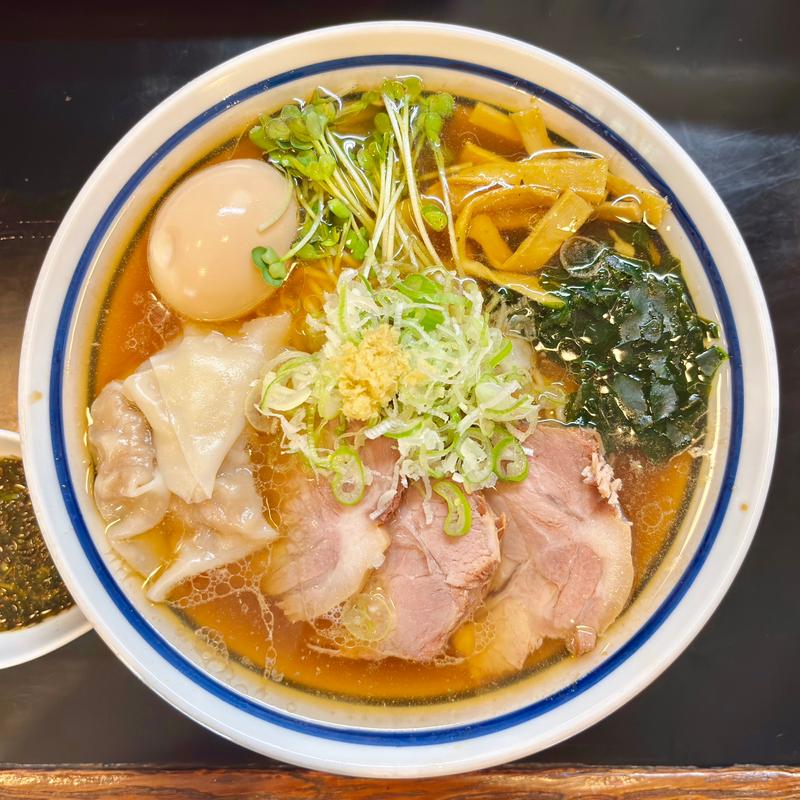 特製ラーメン(波音食堂 （ナミネショクドウ）)