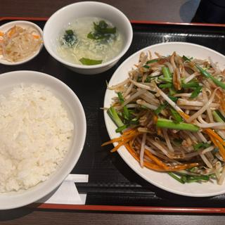 肉ニラもやし炒め定食(龍驤)