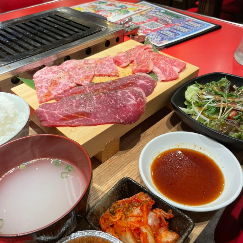 特選和牛贅沢焼肉3種ランチ(生ハラミと肉刺し 金肉屋 田町店)