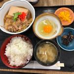 肉豆腐定食(新宿美祿亭)
