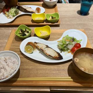 銀ひらすの西京焼き