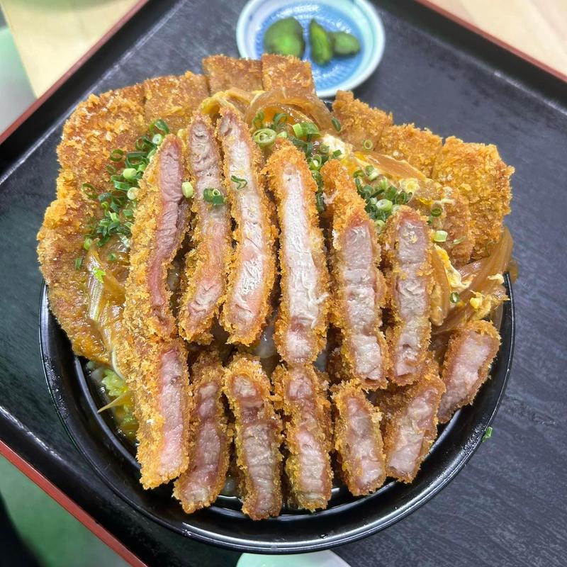 チャンピオンカツ丼定食(肉食堂 よかよか)