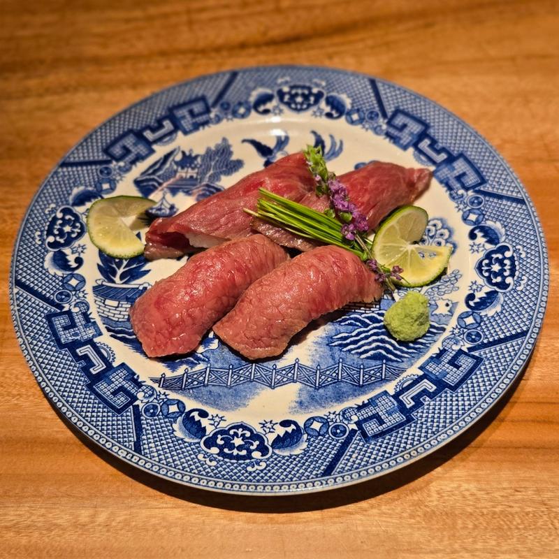 和牛寿司 4貫(赤身&とろ)(㐂舌響 KITAN HIBIKI YAKINIKU&STEAK)