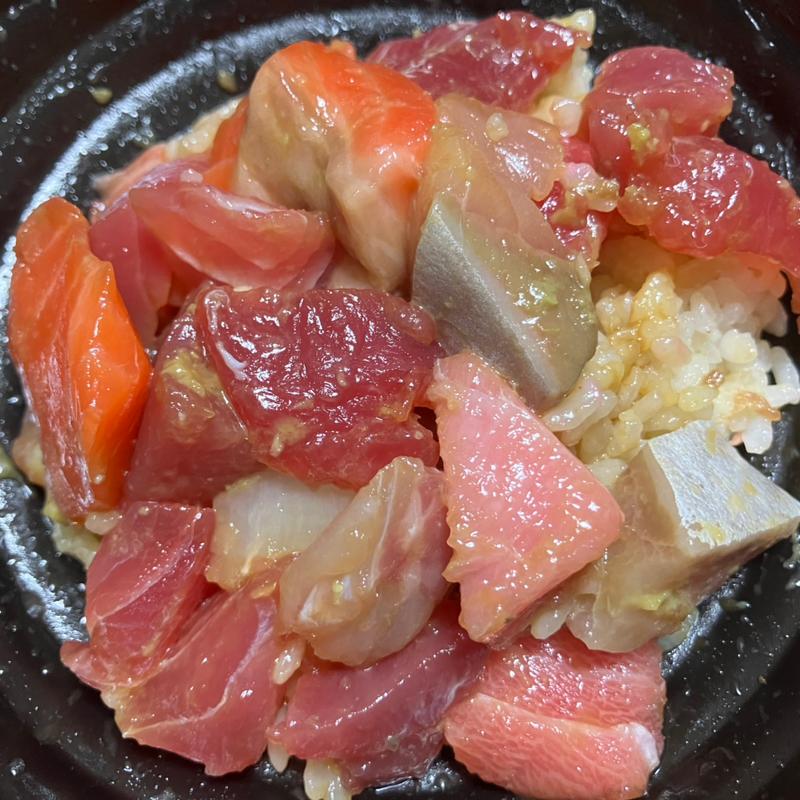 海鮮丼(ロピア 泉ヶ丘ジョイパーク店)