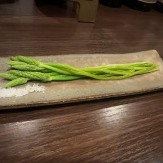 フランス産アスパラソバージュ オーブン焼き(ひの家【ビストロ 酒場】)