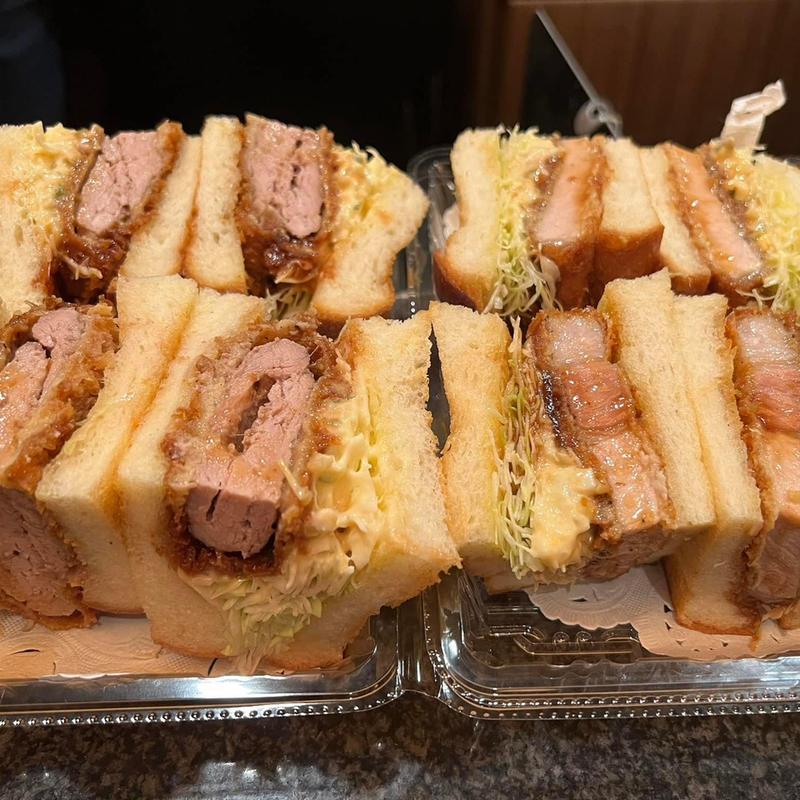 上ヘレかつサンド 上ロースかつサンド(とんかつ マンジェ)