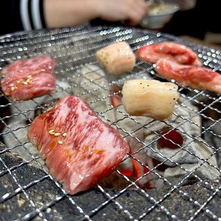 米沢牛 カルビ、郡山ホルモン、米沢牛 中落ちカルビ