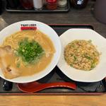 極旨とんこつ　チャーハン