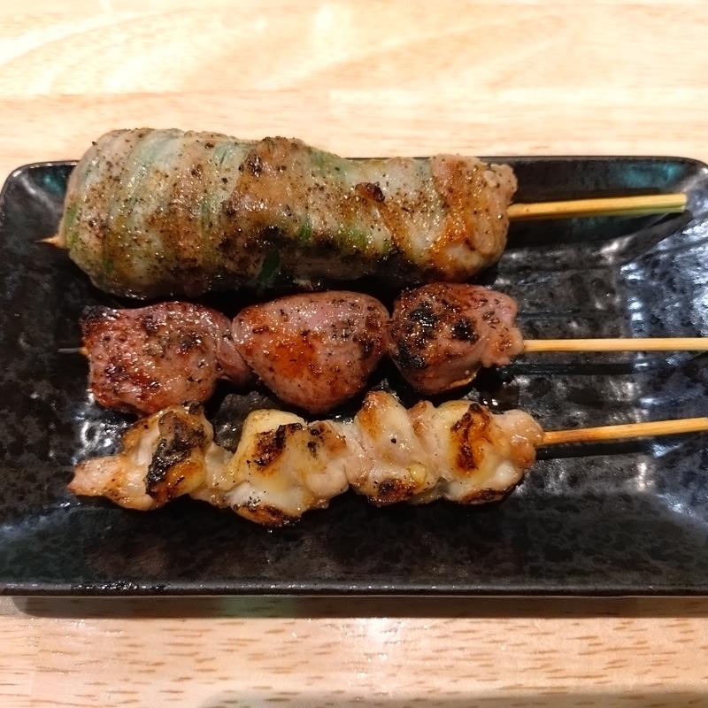 ピーマンチーズ＆タン＆ひざなんこつ(大衆酒場 といろ)