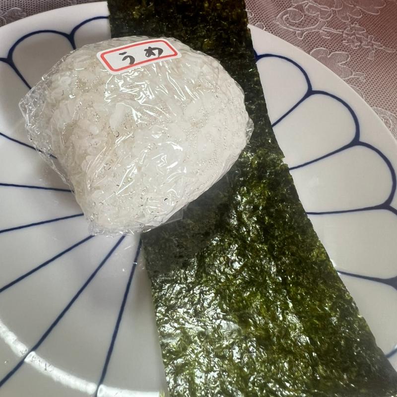 おにぎり(梅)(ラーメンうまかろ〜)