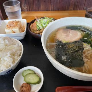 モツ煮ライスセット(いってつ食堂 )