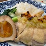 骨付き鶏肉香港スパイス風味のせ御飯(中華香彩JASMINE口福厨房)