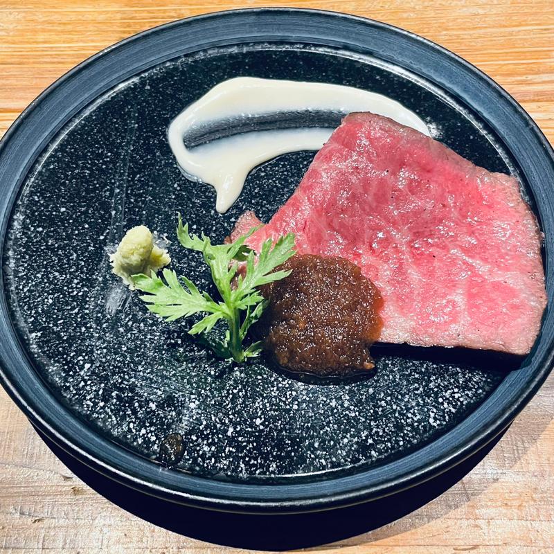 黒毛和牛の薪焼きローストビーフ(かまど焼 NIKUYOROZU 三鷹店)