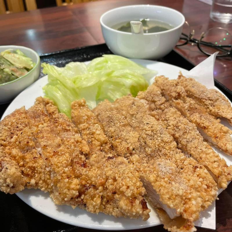 台湾大鶏俳定(李哥(りか)台湾料理)