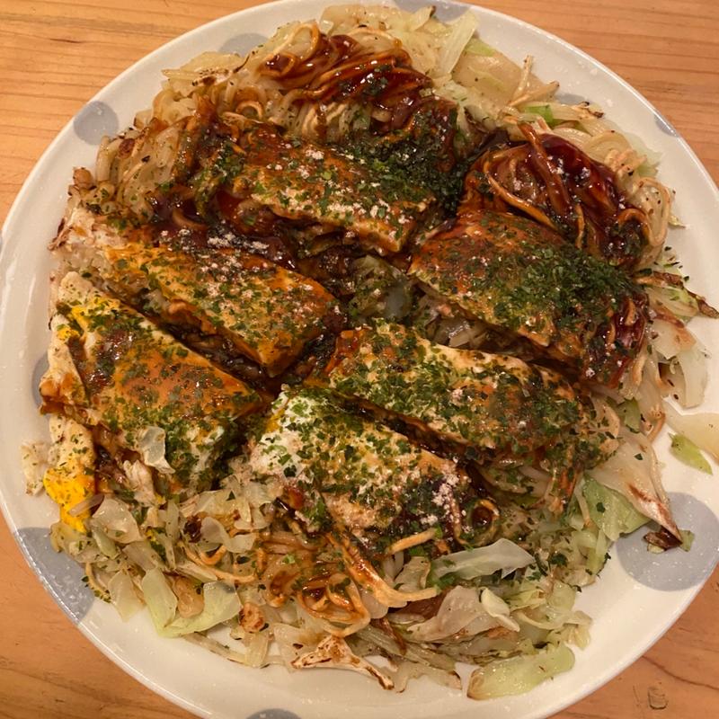 そば玉子入りお好み焼(新天地 みっちゃん )