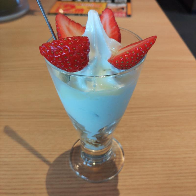 春いちごのミニパフェ(丸源ラーメン一関店)
